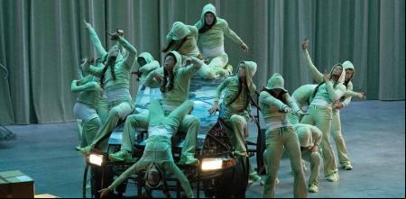 Imagen del espectáculo 'Age of content', de (La)Horde i el Ballet Nacional de Marsella