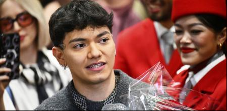 JJ, a su llegada a Viena tras proclamarse ganador del festival