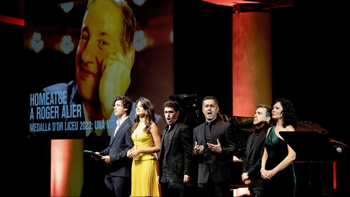 Un recital con doce cantantes que hubiera dejado sin palabras al crítico
