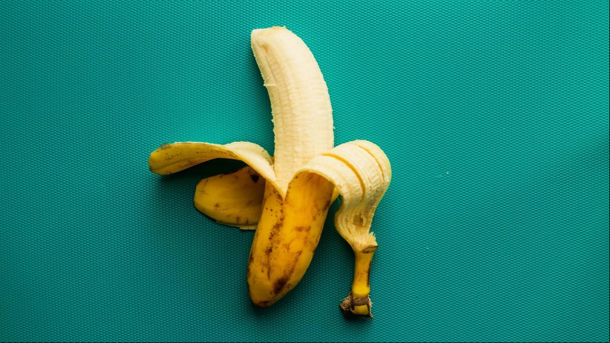 La advertencia de un médico sobre quitar los hilos a los plátanos: “Ahí están la mayor cantidad de antioxidantes, vitaminas, minerales...”