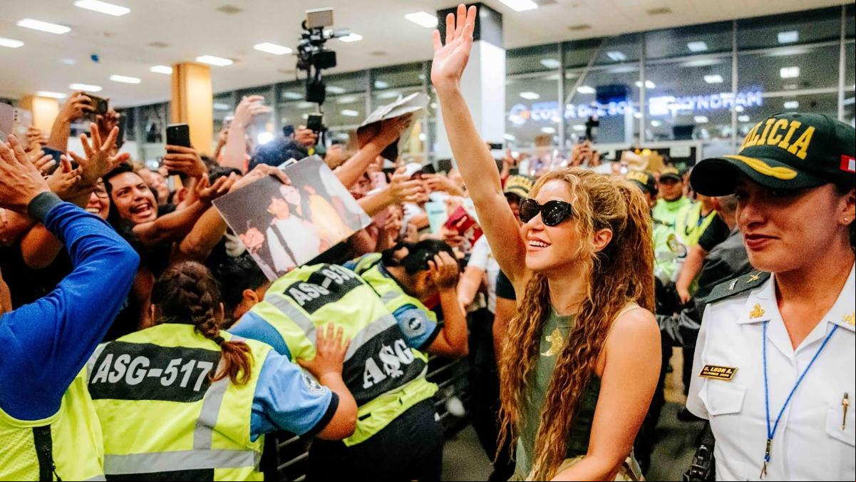 Shakira hospitalizada en Lima por “cuadro abdominal”