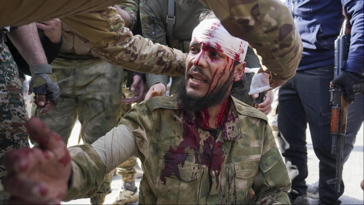“Masacran a familias enteras”: más de 600 muertos por el asalto de HTS en Siria