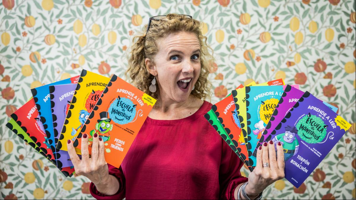 La australiana culpable de enseñar a leer a miles de niños en todo el mundo