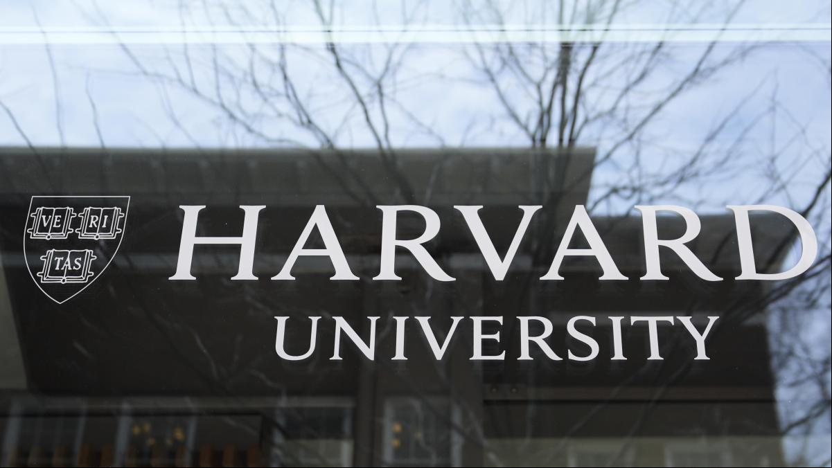La Casa Blanca suspende el programa de matriculación de extranjeros en Harvard