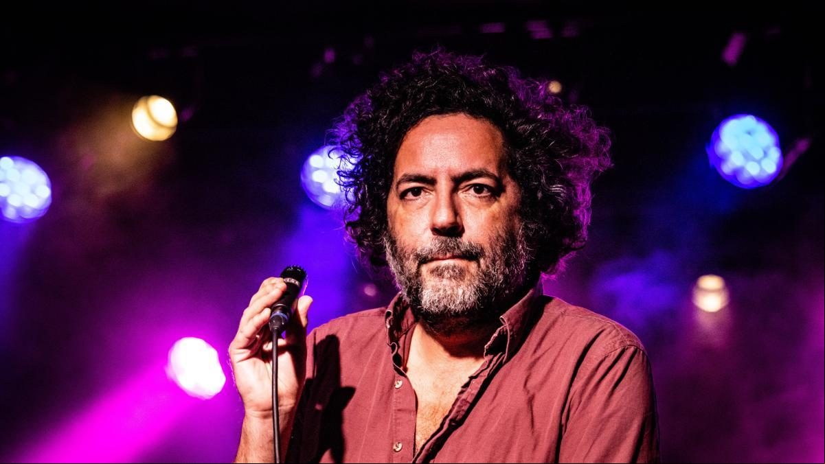 Dan Bejar: “Cuando canto, escucho a Sinatra o a Serrat, aunque sé que no sueno como ellos”