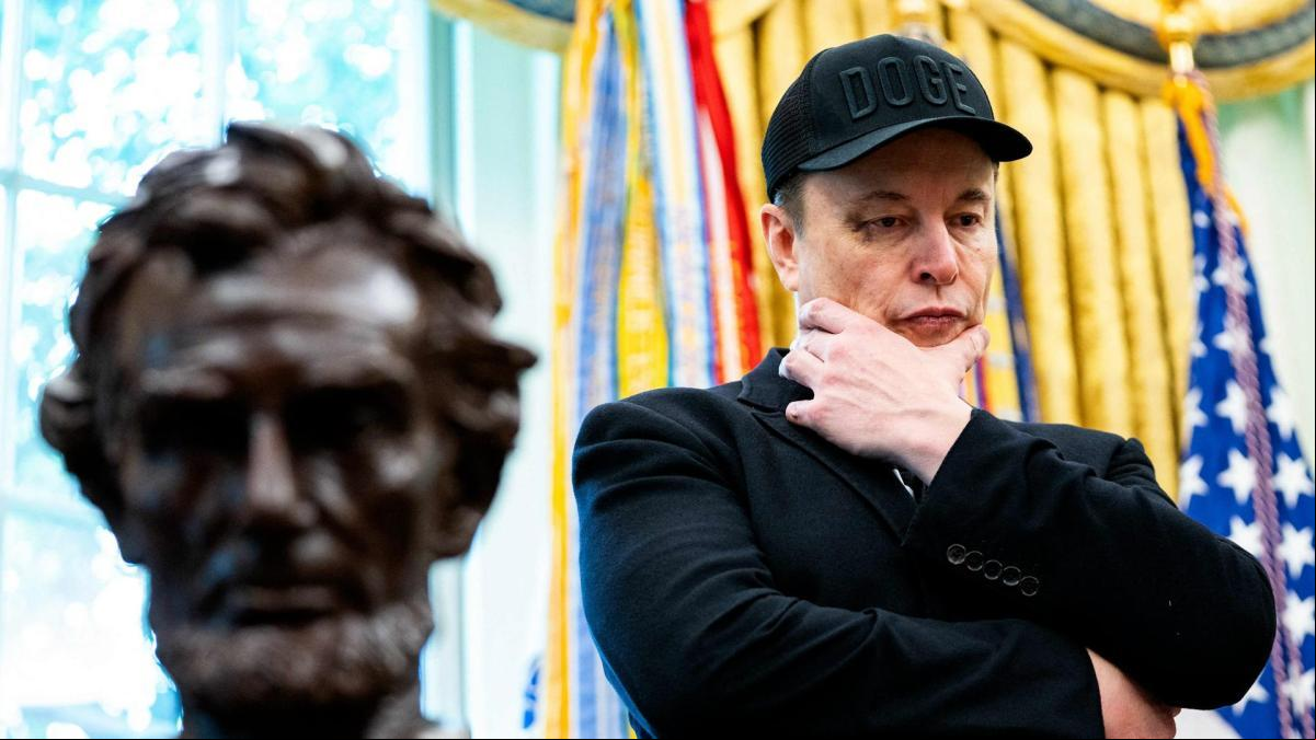 Musk dice que se arrepiente de algunos de sus mensajes sobre Trump