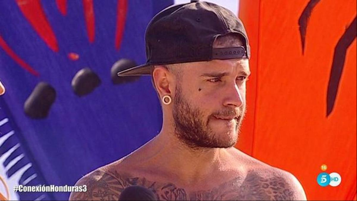El actor y participante de ‘Supervivientes’, Adrián Rodríguez, da un giro radical a su vida en su lucha contra las adicciones: “Sé lo mal que lo pasan las familias”