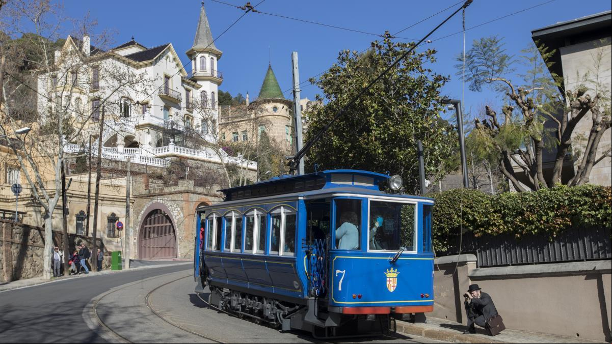 Vecinos del Tibidabo: “Ya tenemos toda una generación que no sabe qué es el Tramvia Blau”