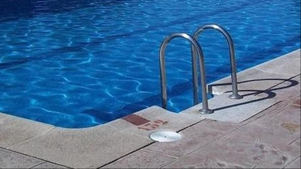 Muere una niña menor de dos años en una piscina privada de Saldaña
